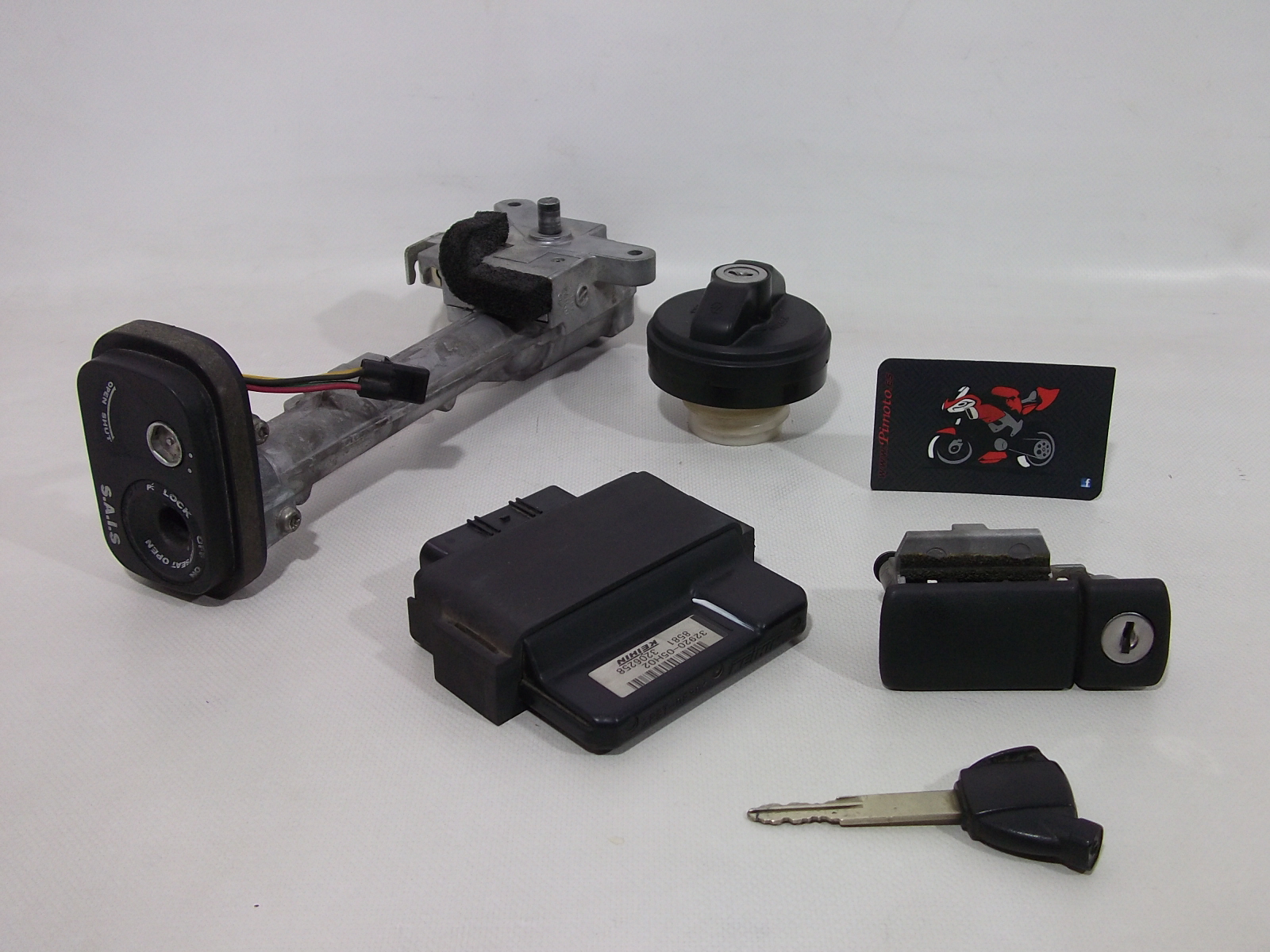 Kit Serrature E Chiavi Compatibile Suzuki Burgman 250-400cc (1999-2002) - Ricambio Aftermarket